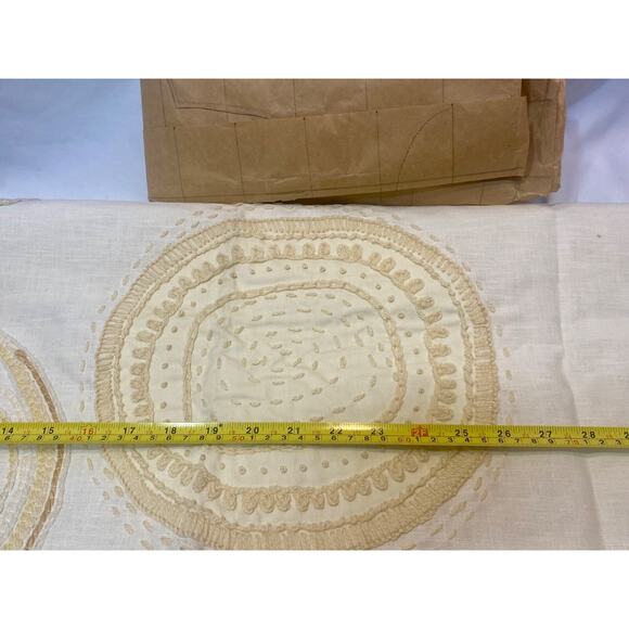 Vintage Needlepoint Tablecloth Project To Finish - Picture 16 of 16